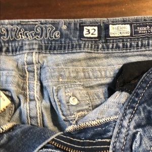 MissMe size 32, easy cropped jeans